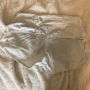 Lululemon White Speed Up Shorts 2.5